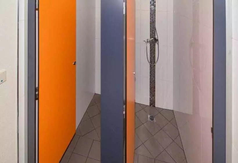 Chilli S Backpackers Hostel