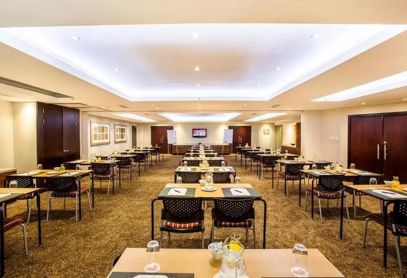 City Lodge Hotel At Or Tambo International Airport