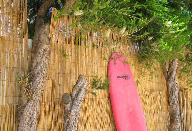 Ericeira Chill Hill Hostel & Private Rooms