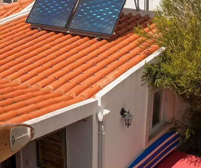 Ericeira Chill Hill Hostel & Private Rooms