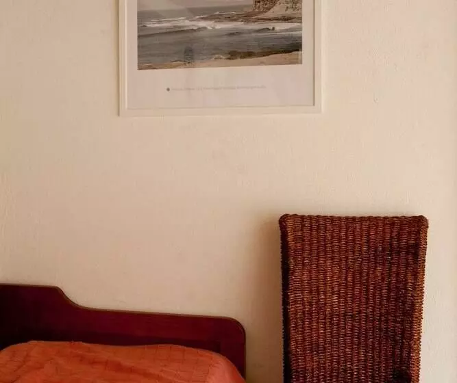 Ericeira Chill Hill Hostel & Private Rooms