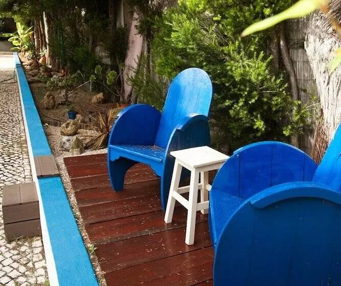 Ericeira Chill Hill Hostel & Private Rooms