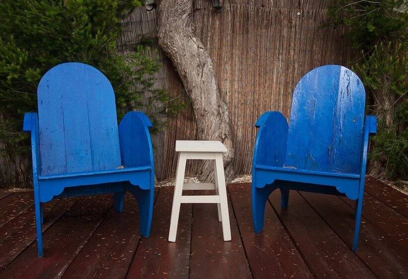 Ericeira Chill Hill Hostel & Private Rooms