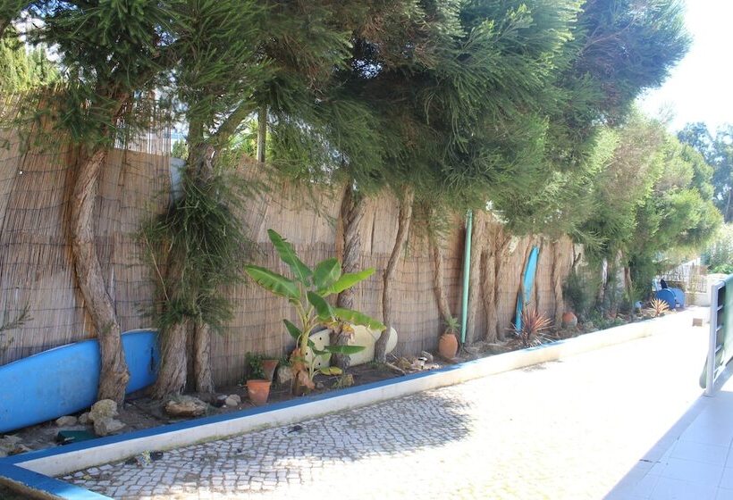 Ericeira Chill Hill Hostel & Private Rooms