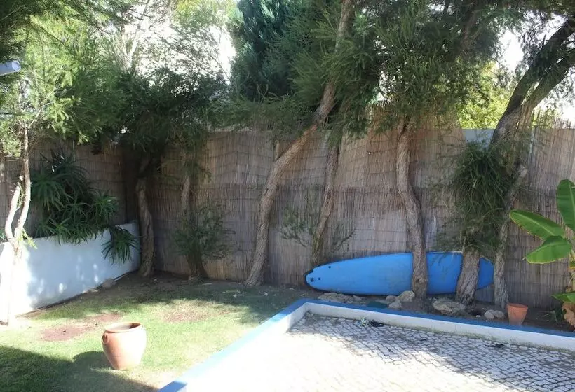 Ericeira Chill Hill Hostel & Private Rooms