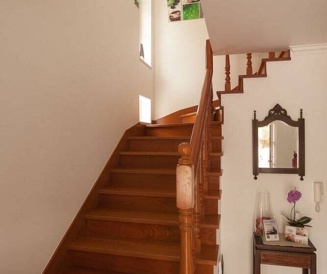 Ericeira Chill Hill Hostel & Private Rooms