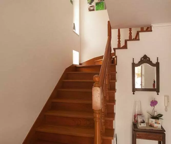 Ericeira Chill Hill Hostel & Private Rooms