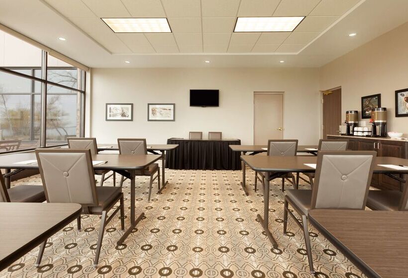 בית מלון כפרי Country Inn & Suites By Radisson, Bemidji, Mn