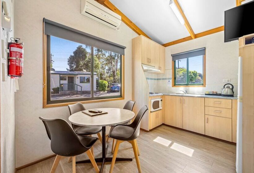 בית מלון כפרי Eureka Stockade Holiday Park