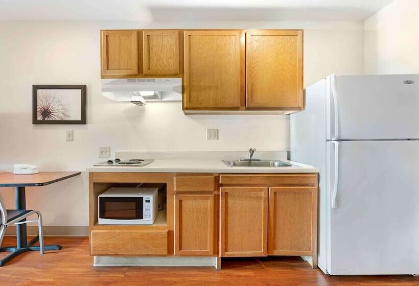 בית מלון כפרי Extended Stay America Select Suites Cincinnati Florence Airport