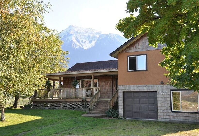 Szálloda Fraser River Outpost Lodge