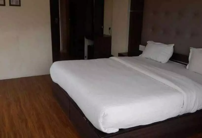 فندق Grand Harshal