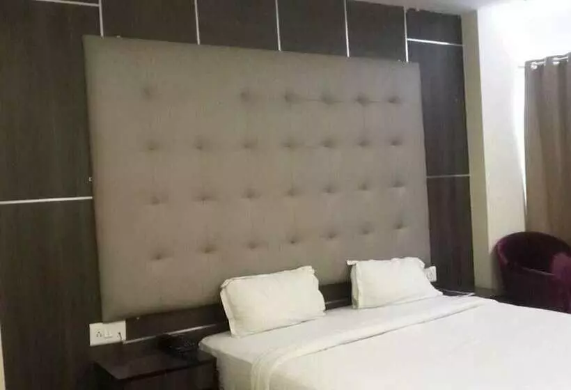 فندق Grand Harshal