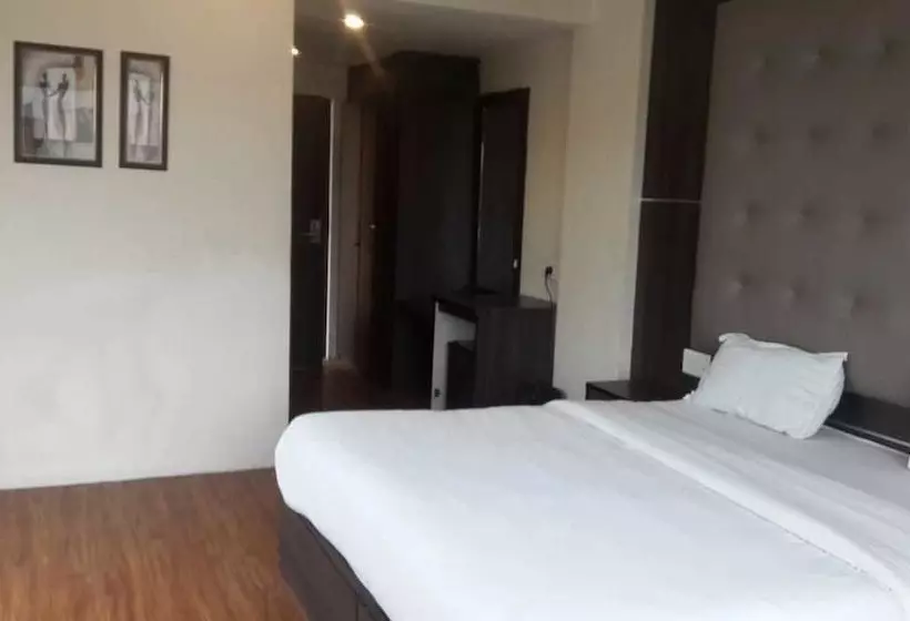 فندق Grand Harshal