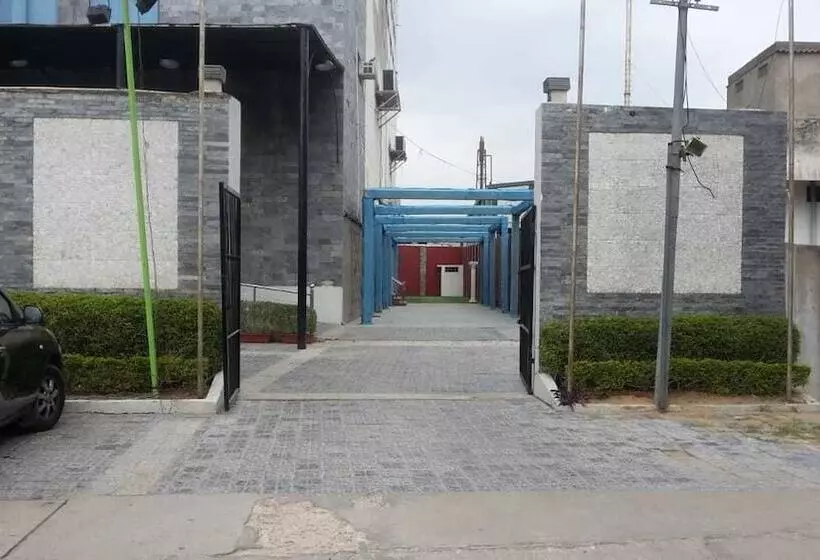 فندق Grand Harshal