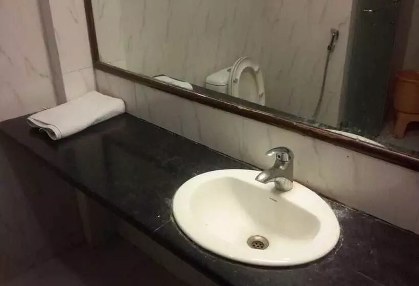 فندق Grand Harshal