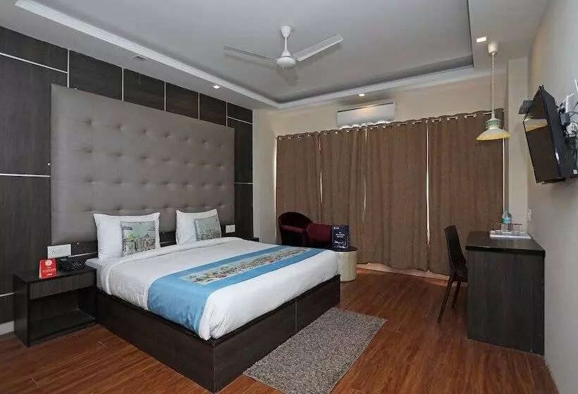 فندق Grand Harshal