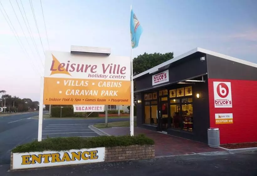 هتل Leisure Ville Holiday Centre