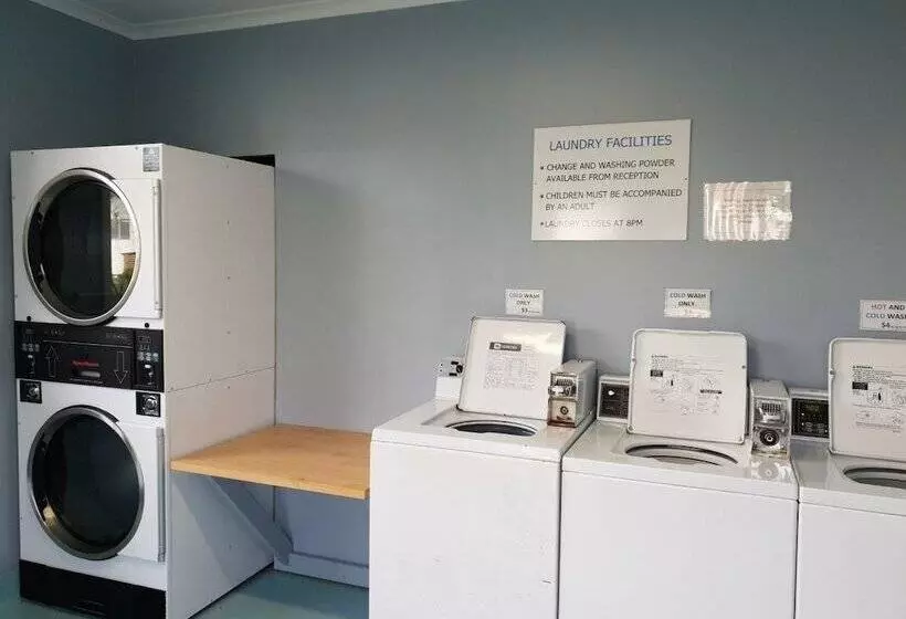 هتل Leisure Ville Holiday Centre