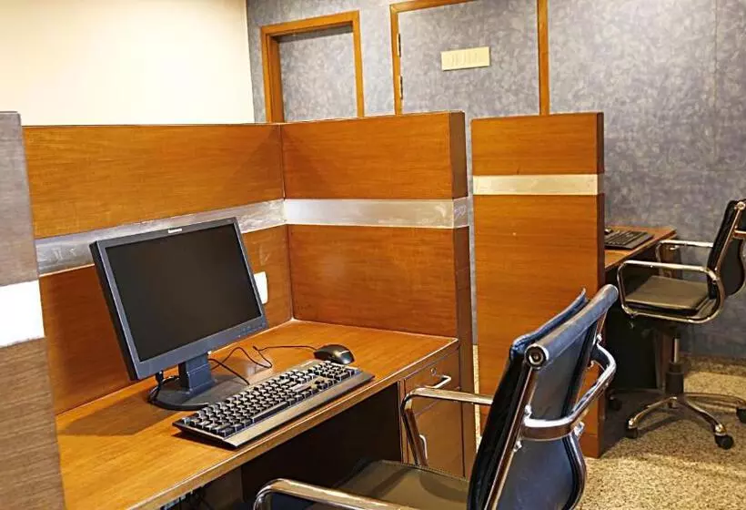 酒店 Nirwana Hometel Jaipur  A Sarovar