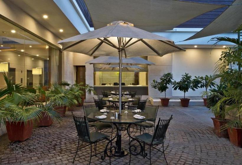 فندق Nirwana Hometel Jaipur  A Sarovar