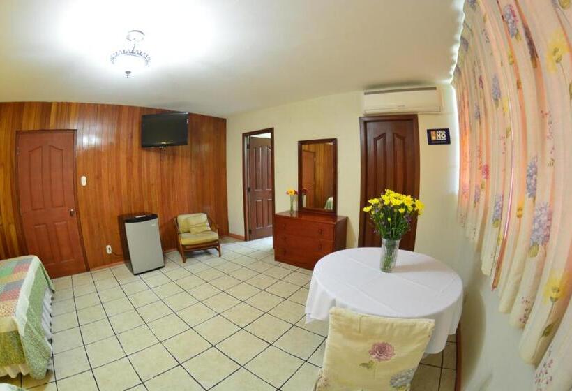 هتل Posada Don Pantaleon