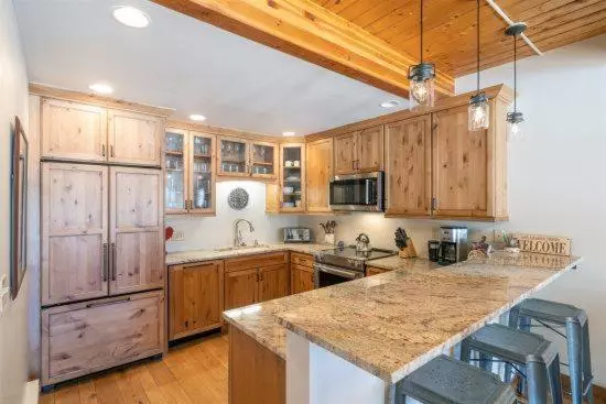 酒店 Riverside B02   Riverside Magpie