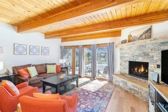 酒店 Riverside B02   Riverside Magpie