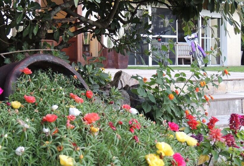 Petit Chateau Hotel Boutique