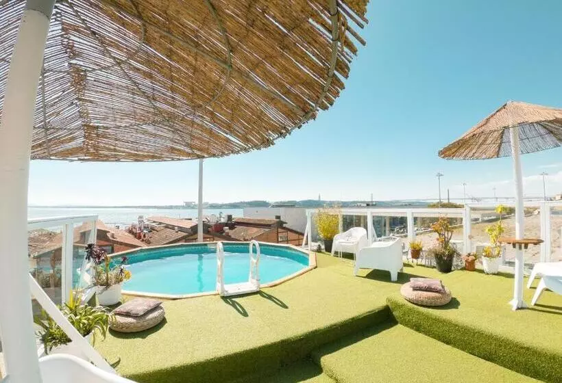 Sunset Destination Hostel