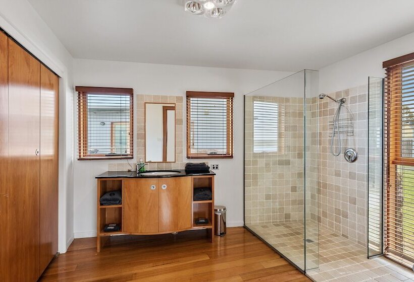 Wheelhouse Apartments