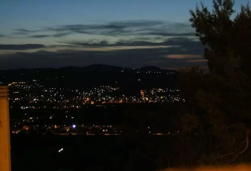 Hotel Albergo Diffuso Borgo Montemaggiore