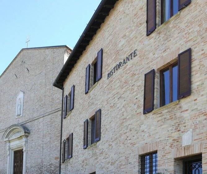 فندق Albergo Diffuso Borgo Montemaggiore