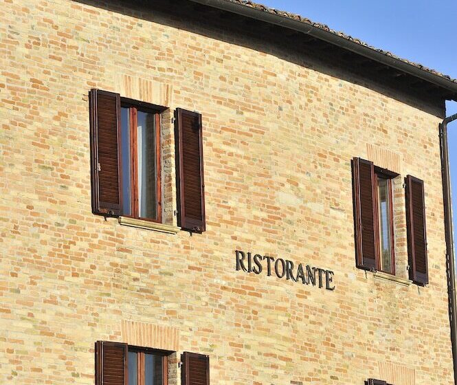 فندق Albergo Diffuso Borgo Montemaggiore