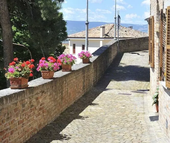 Hotel Albergo Diffuso Borgo Montemaggiore