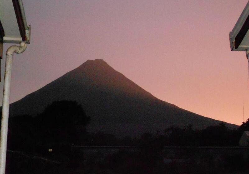 هتل Arenal Rabfer