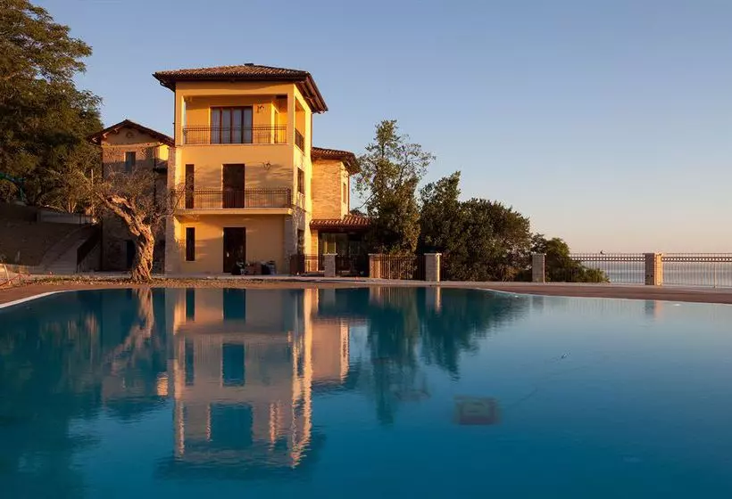 Отель Borgo Fonte Scura