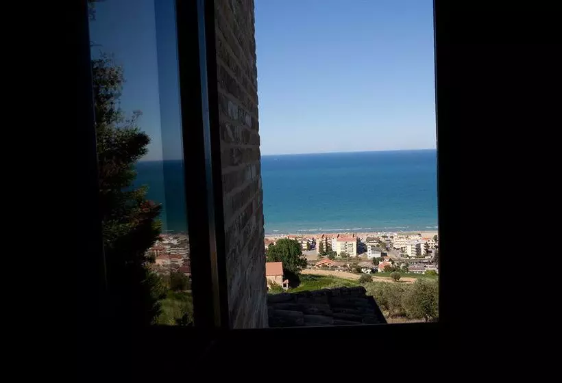 Отель Borgo Fonte Scura