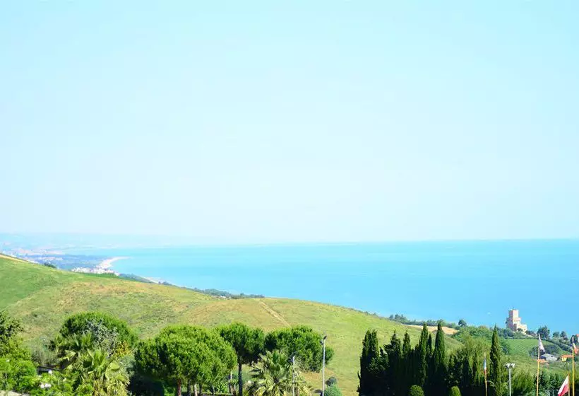 Отель Borgo Fonte Scura