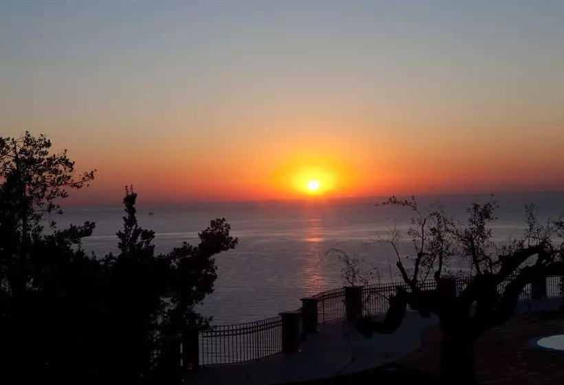 Отель Borgo Fonte Scura