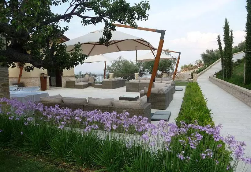 Отель Borgo Fonte Scura