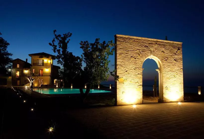 Отель Borgo Fonte Scura