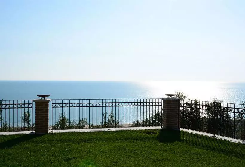 Отель Borgo Fonte Scura