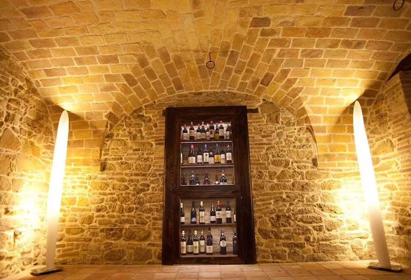 Отель Borgo Fonte Scura