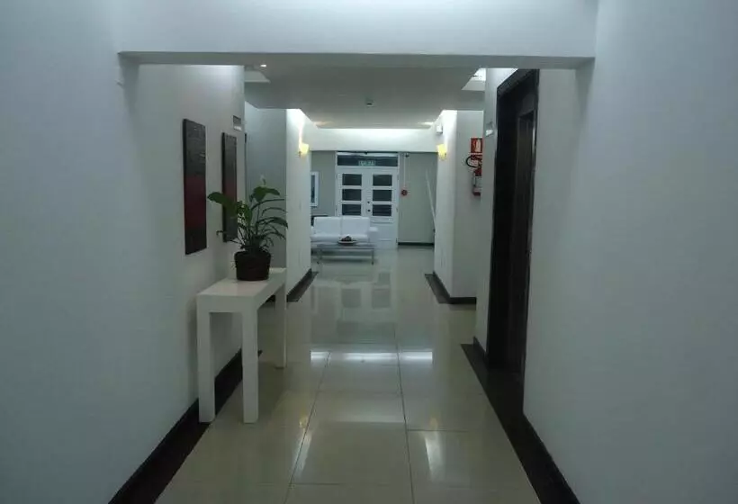 فندق De La Plaza