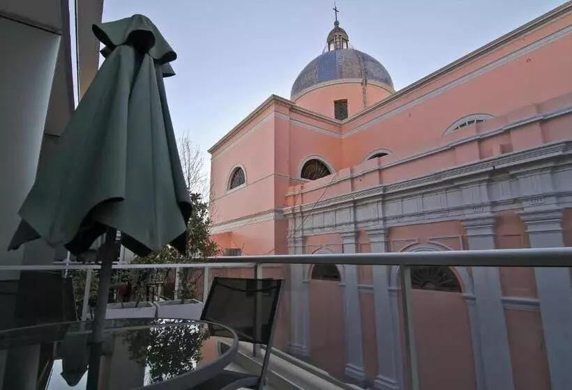 فندق De La Plaza