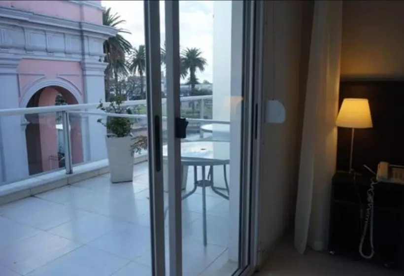 فندق De La Plaza