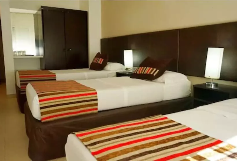 فندق De La Plaza