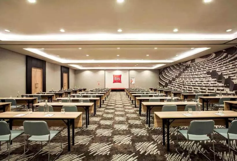 ホテル Ibis Jakarta Harmoni
