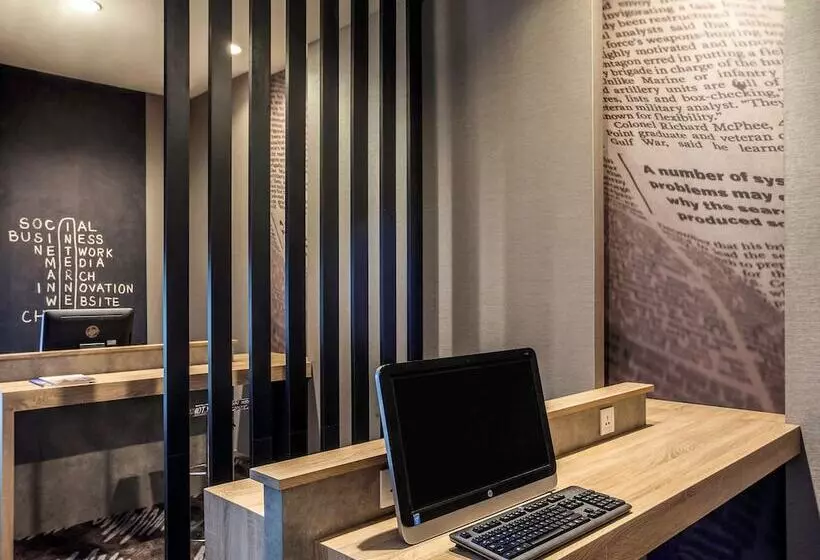 ホテル Ibis Jakarta Harmoni